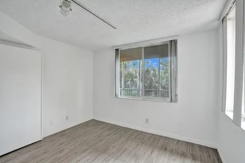 4015 W Mcnab Road Pompano Beach FL 33069