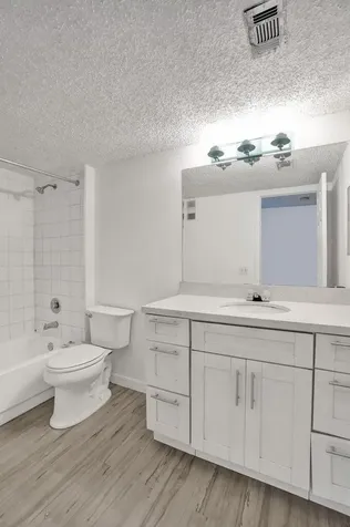 4015 W Mcnab Road Pompano Beach FL 33069