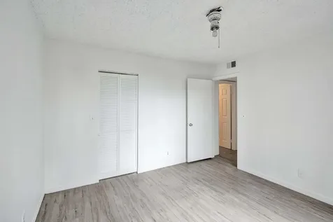 4015 W Mcnab Road Pompano Beach FL 33069