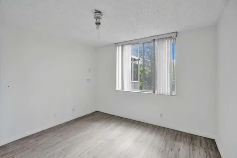4015 W Mcnab Road Pompano Beach FL 33069