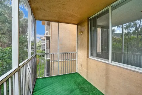 4015 W Mcnab Road Pompano Beach FL 33069