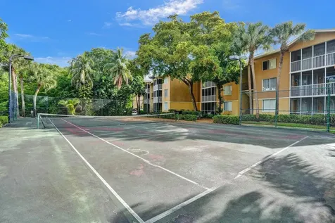 4015 W Mcnab Road Pompano Beach FL 33069