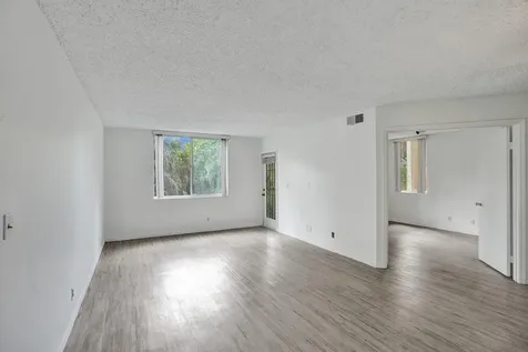 4015 W Mcnab Road Pompano Beach FL 33069