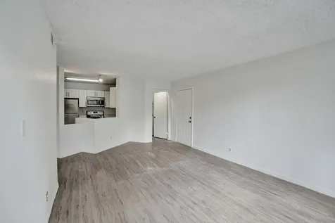 4015 W Mcnab Road Pompano Beach FL 33069