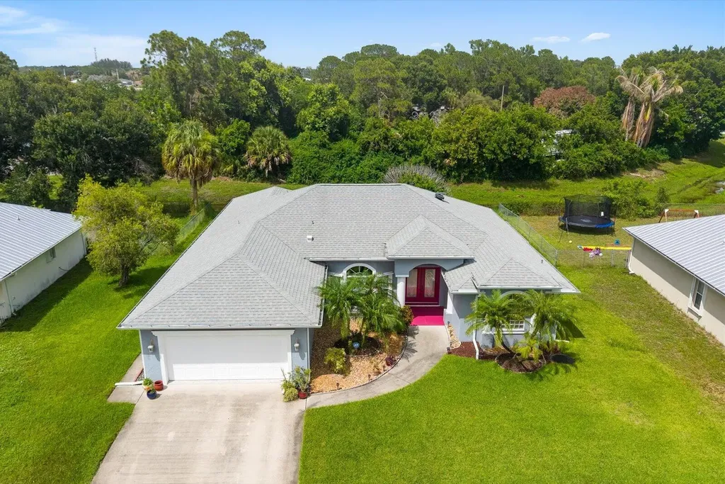 541 SW Dairy Road Port St Lucie FL 34953