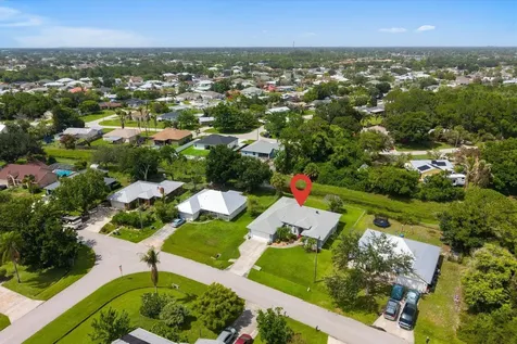 541 SW Dairy Road Port St Lucie FL 34953