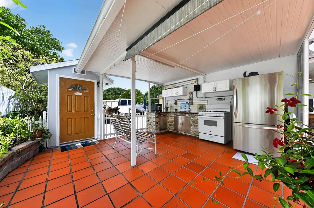 5826 Churchill Court West Palm Beach FL 33405