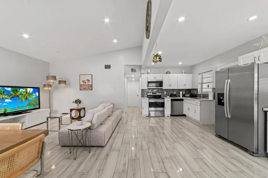 371 Kentucky Avenue Fort Lauderdale FL 33312