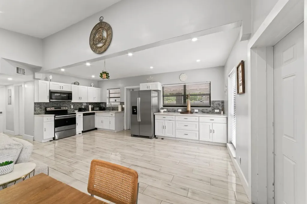 371 Kentucky Avenue Fort Lauderdale FL 33312