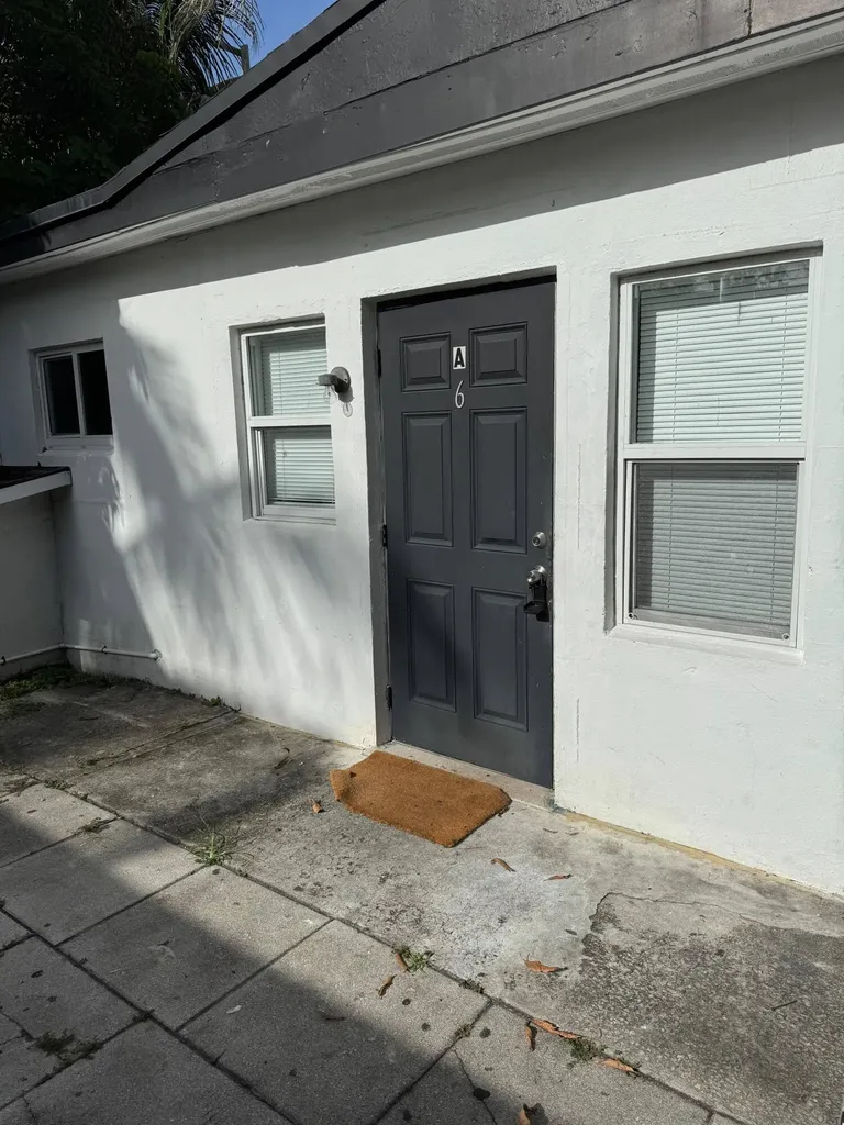 1960 SW 41st Avenue Fort Lauderdale FL 33317