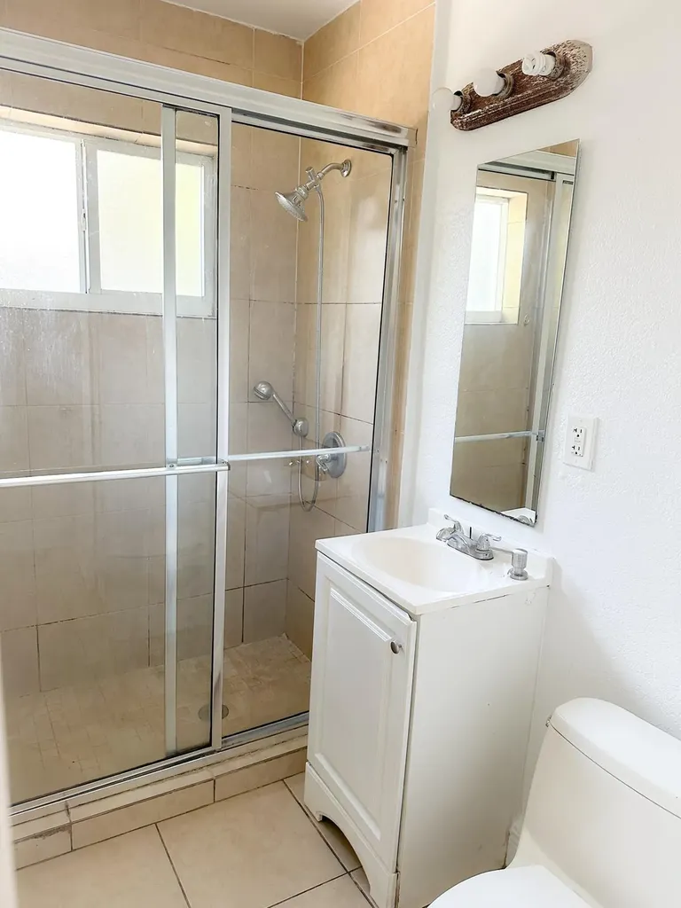 1960 SW 41st Avenue Fort Lauderdale FL 33317