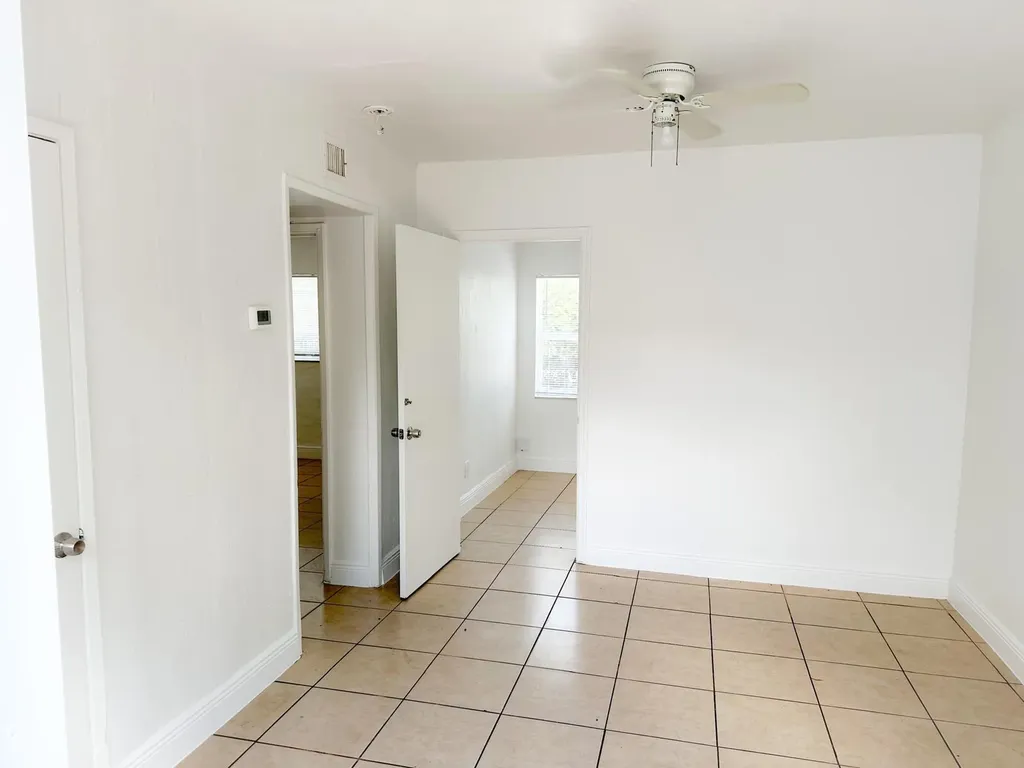 1960 SW 41st Avenue Fort Lauderdale FL 33317