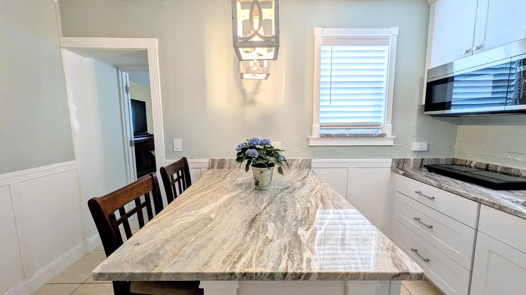 407 NW 7th Street Boynton Beach FL 33426
