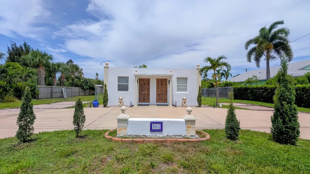 407 NW 7th Street Boynton Beach FL 33426