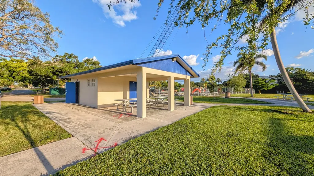 407 NW 7th Street Boynton Beach FL 33426