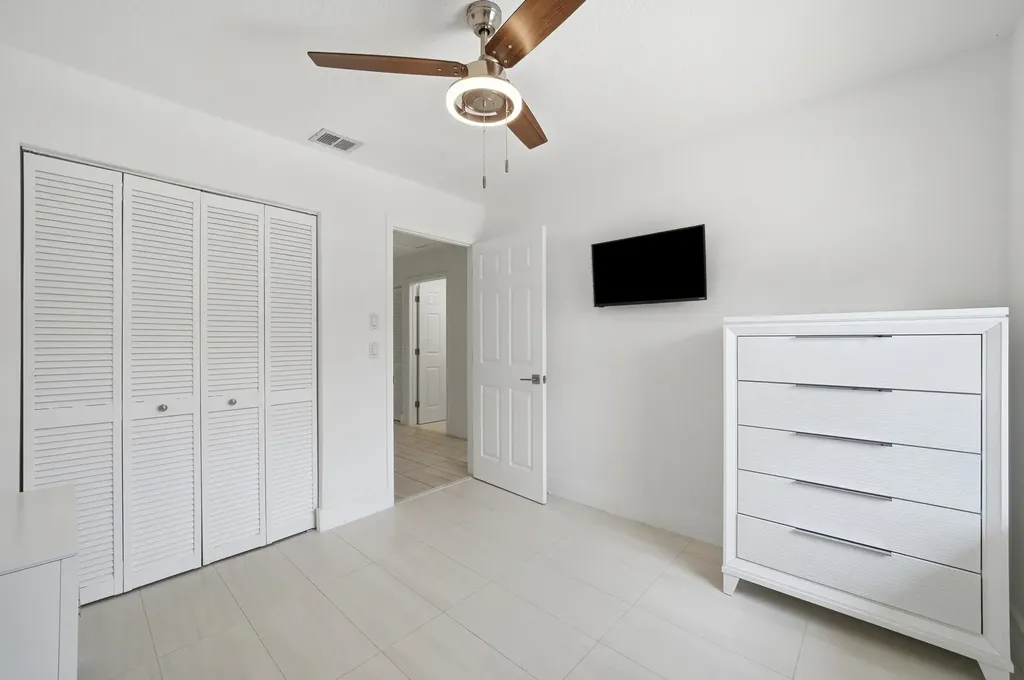 25 Cedar Circle Boynton Beach FL 33436