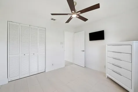 25 Cedar Circle Boynton Beach FL 33436