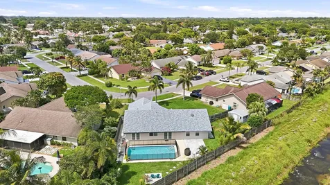 25 Cedar Circle Boynton Beach FL 33436