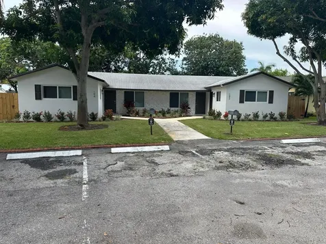 192 SE 27th Court Boynton Beach FL 33435