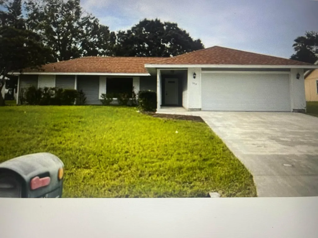1019 SW Aurelia Avenue Port St Lucie FL 34953