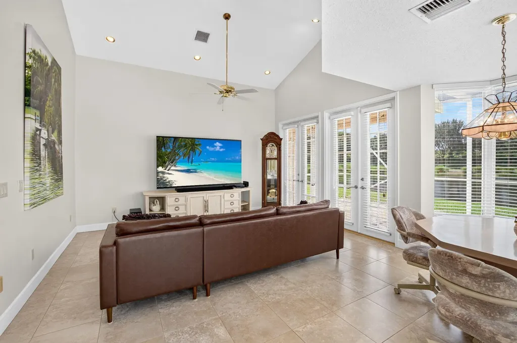 10192 Shireoaks Lane Boca Raton FL 33498