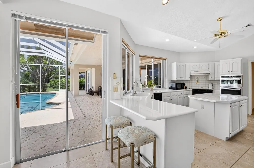 10192 Shireoaks Lane Boca Raton FL 33498