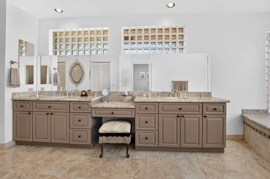 10192 Shireoaks Lane Boca Raton FL 33498