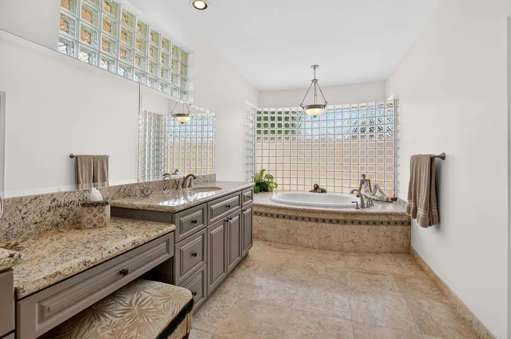 10192 Shireoaks Lane Boca Raton FL 33498