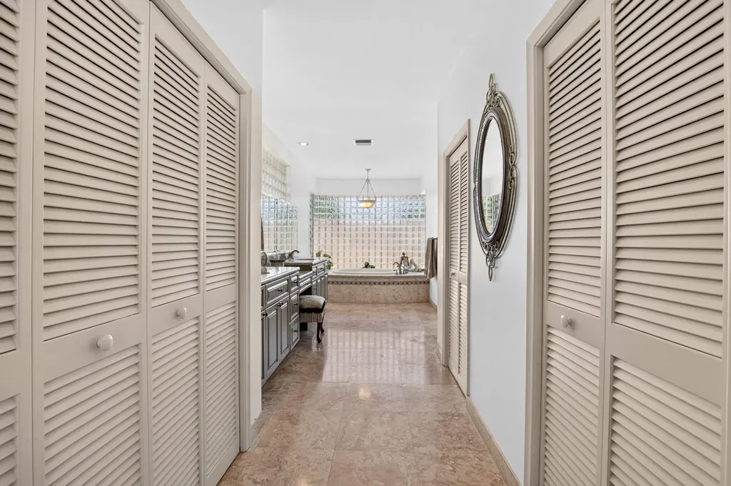 10192 Shireoaks Lane Boca Raton FL 33498