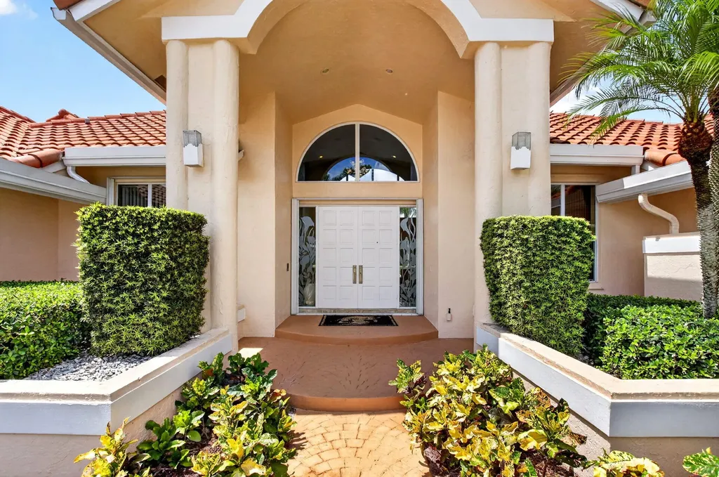10192 Shireoaks Lane Boca Raton FL 33498