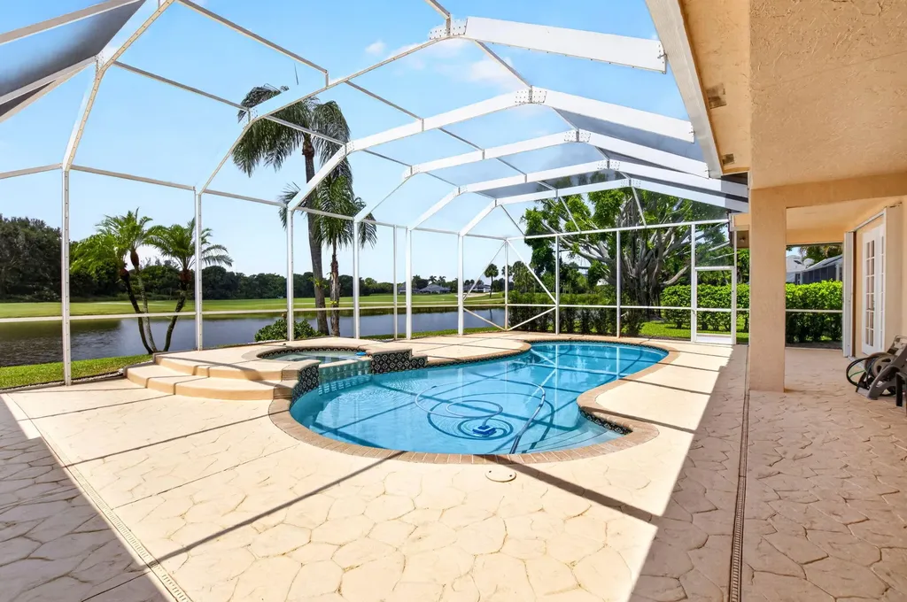 10192 Shireoaks Lane Boca Raton FL 33498