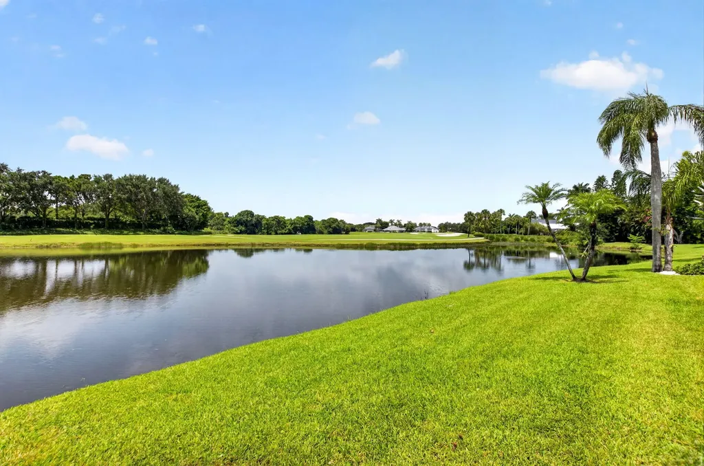 10192 Shireoaks Lane Boca Raton FL 33498