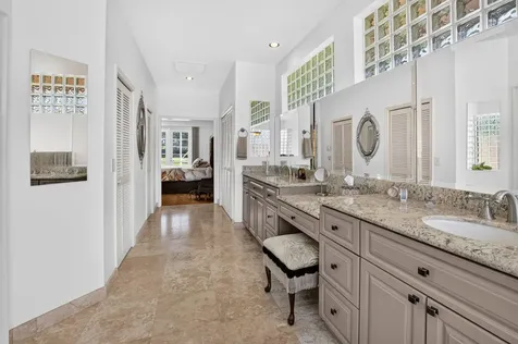 10192 Shireoaks Lane Boca Raton FL 33498