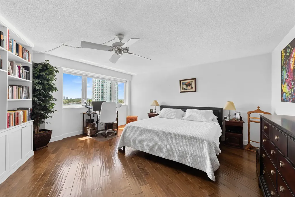 3000 Holiday Drive Fort Lauderdale FL 33316