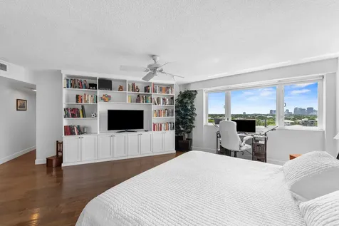 3000 Holiday Drive Fort Lauderdale FL 33316