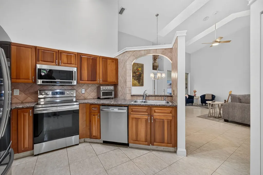 1602 Rosewood Way Palm Beach Gardens FL 33418