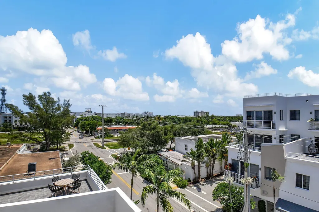 111 SE 2nd Street Delray Beach FL 33444