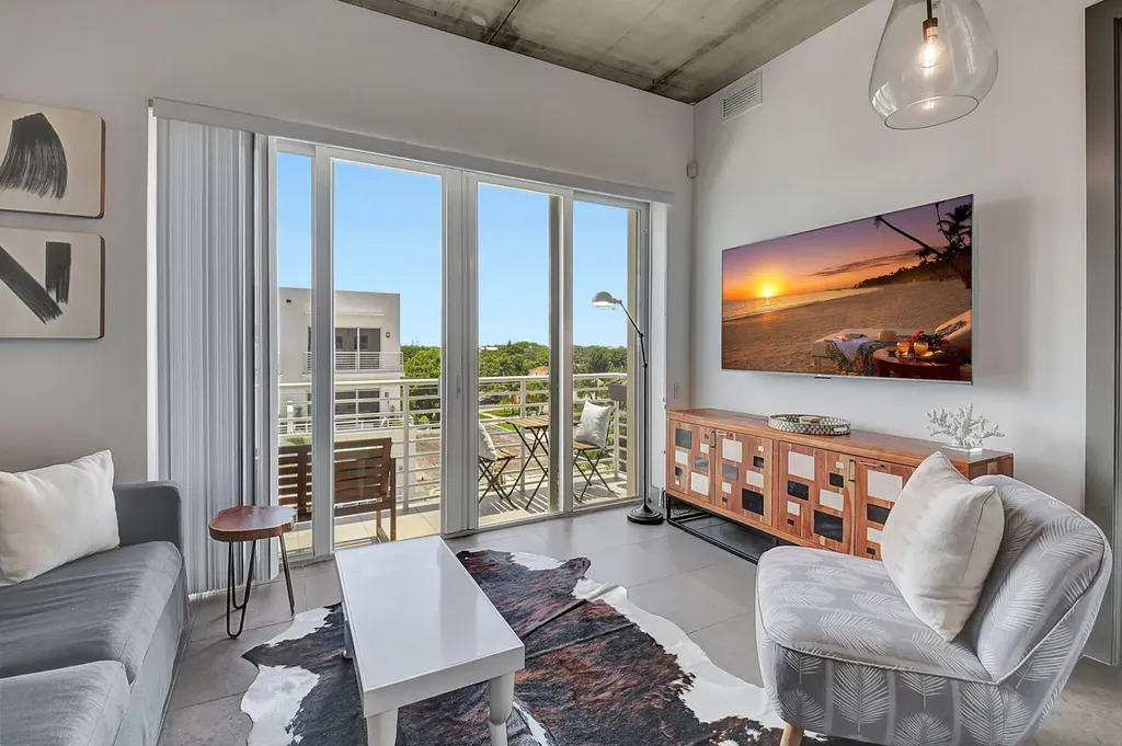 111 SE 2nd Street Delray Beach FL 33444
