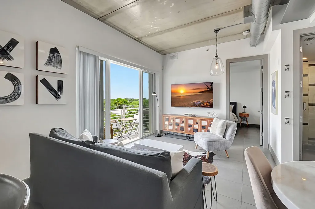 111 SE 2nd Street Delray Beach FL 33444