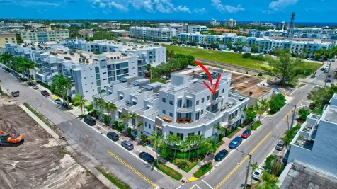 111 SE 2nd Street Delray Beach FL 33444