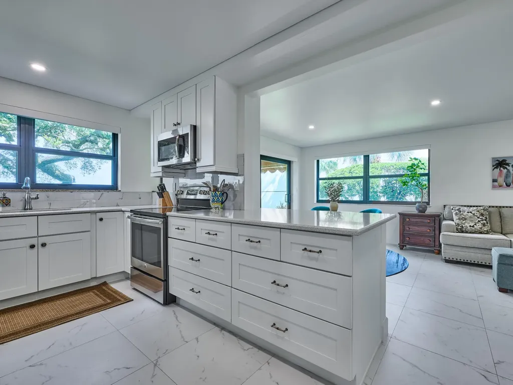 374 Golfview Road North Palm Beach FL 33408
