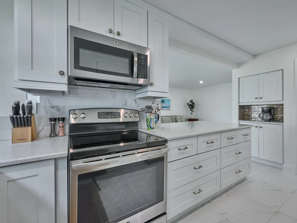 374 Golfview Road North Palm Beach FL 33408