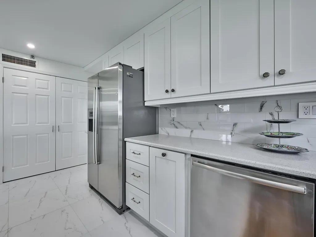 374 Golfview Road North Palm Beach FL 33408