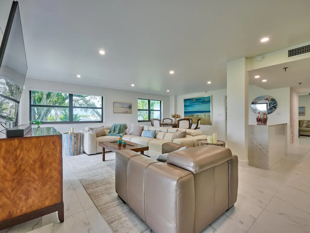 374 Golfview Road North Palm Beach FL 33408
