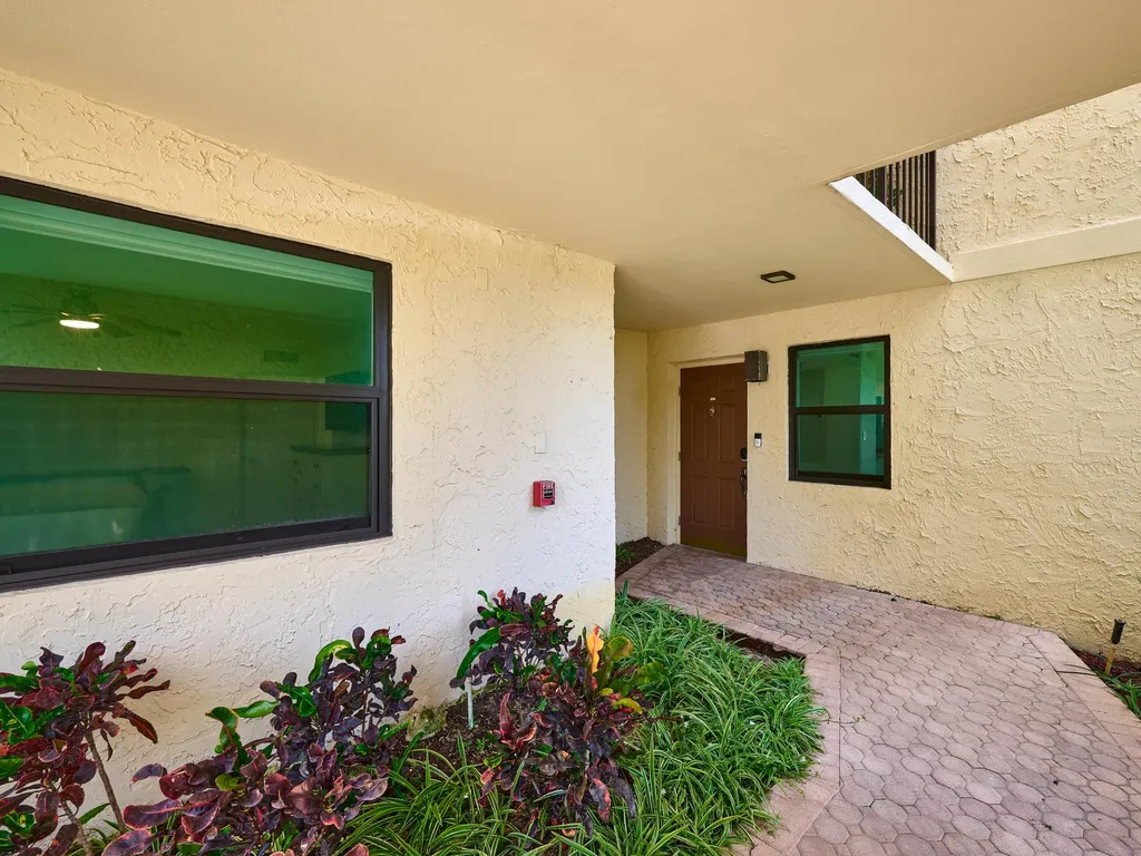 374 Golfview Road North Palm Beach FL 33408