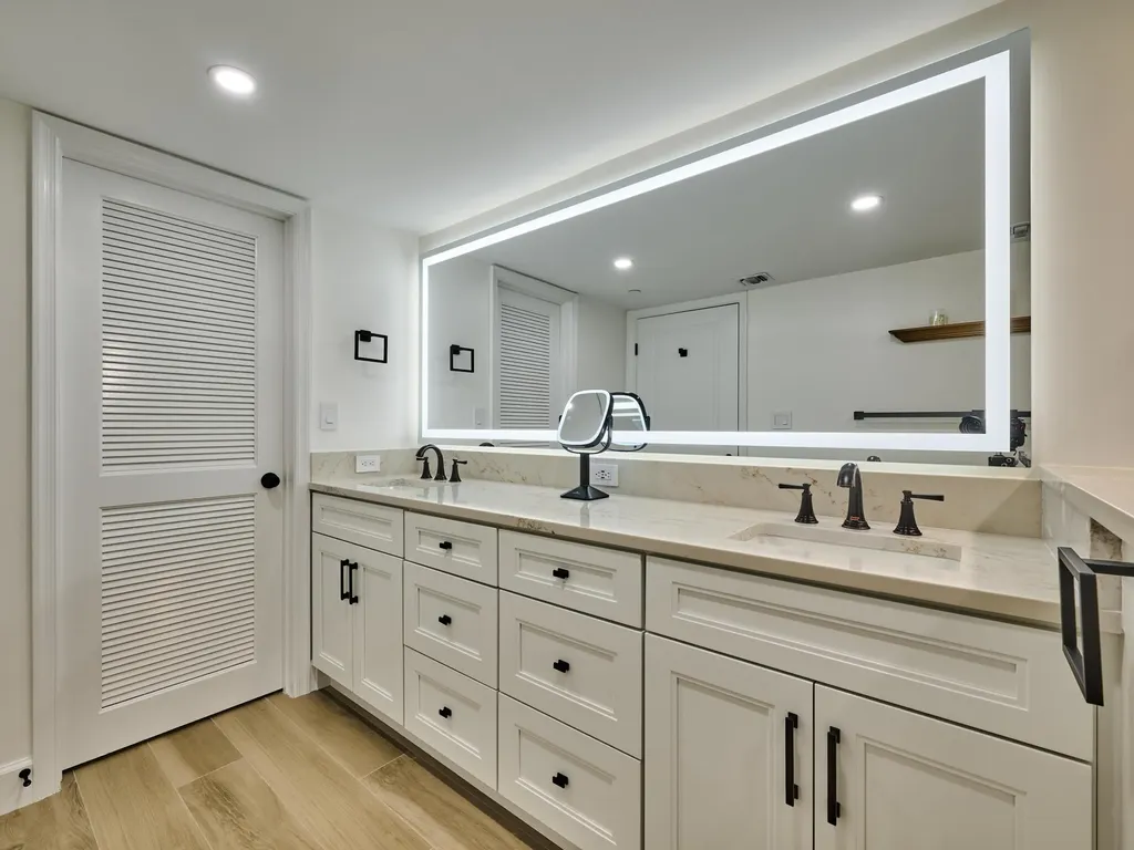 374 Golfview Road North Palm Beach FL 33408
