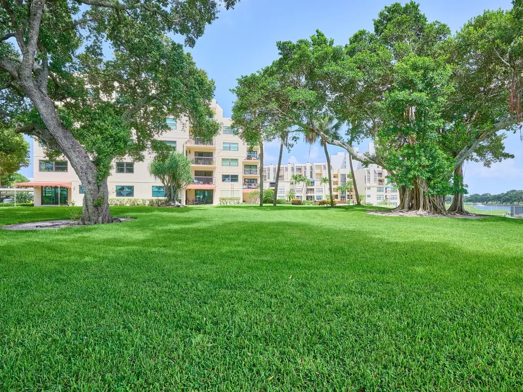 374 Golfview Road North Palm Beach FL 33408