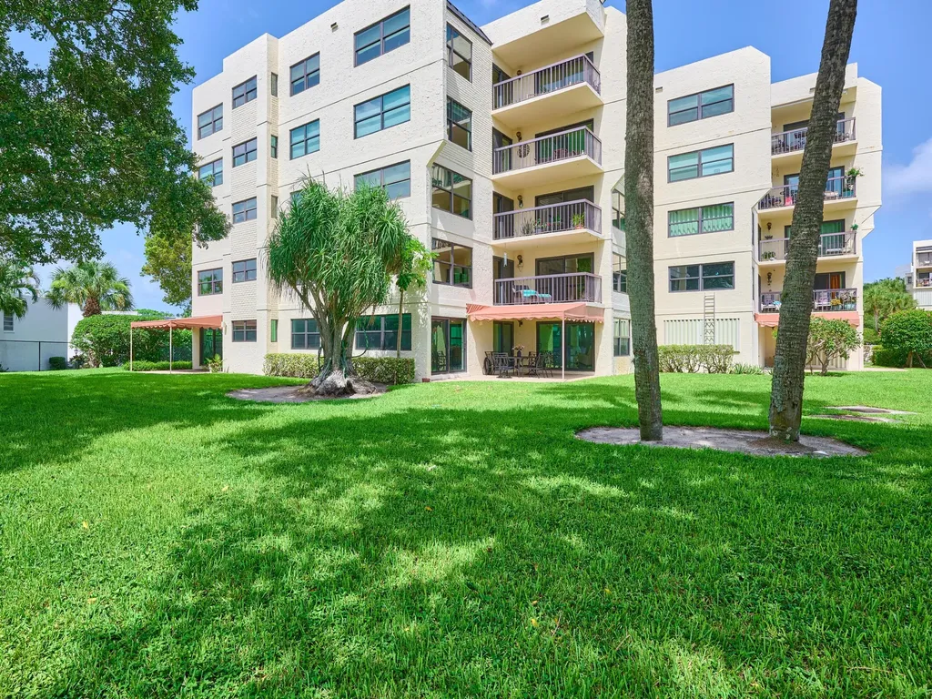 374 Golfview Road North Palm Beach FL 33408