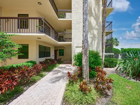 374 Golfview Road North Palm Beach FL 33408