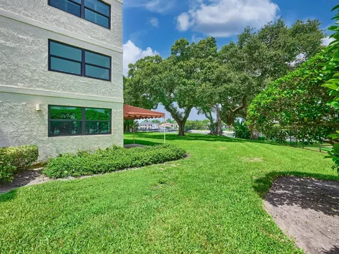 374 Golfview Road North Palm Beach FL 33408